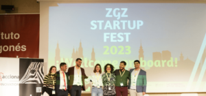 Ponentes en el escenario del Zaragoza Startup Fest